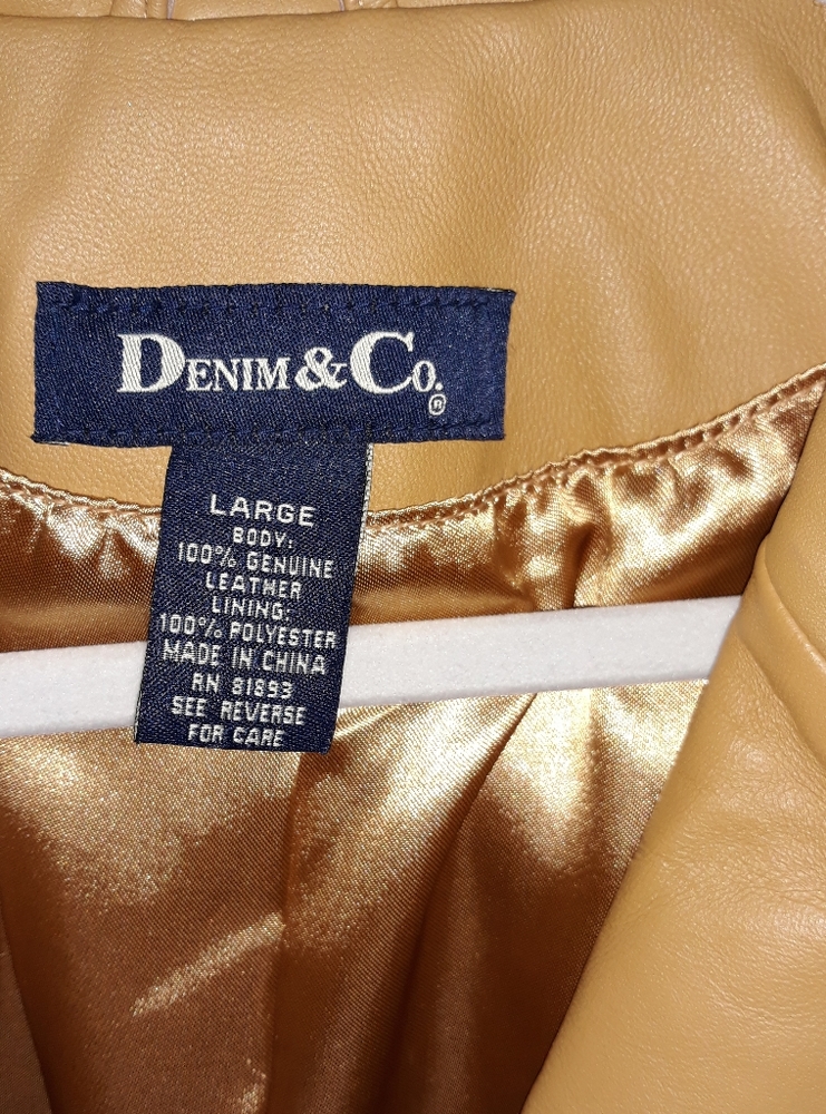 Blazer - Picture 3 of 4